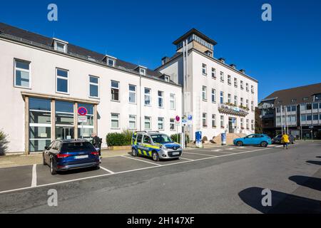 Allemagne, Velbert, Velbert-Mitte, Bergisches Land, Niederbergisches Land,Niederberg, Rhénanie-du-Nord-Westphalie, NRW, hôtel de ville,parking voitures Banque D'Images