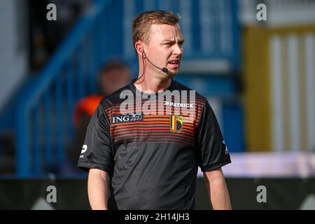 Bruxelles, Belgique.16 octobre 2021.BRUXELLES, BELGIQUE - OCTOBRE 16: Arbitre Nathan Verboomen lors du match Jupiler Pro League entre Royale Union Saint Gilliose et RFC Seraing chez Joseph Marienstadion le 16 octobre 2021 à Brussel, Belgique (photo de Perry van de Leuvert/Orange Pictures) crédit: Orange pics/Alay BV Live News Banque D'Images