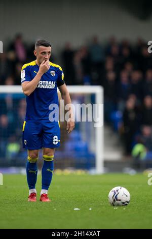 LONDRES, ROYAUME-UNI.16 OCTOBRE Anthony Hartigan, de l'AFC Wimbledon, contrôle le ballon lors du match Sky Bet League 1 entre l'AFC Wimbledon et Sheffield mercredi au stade de Pught Lane, à Londres, le samedi 16 octobre 2021.(Credit: Federico Maranesi | MI News) Credit: MI News & Sport /Alay Live News Banque D'Images