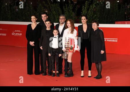 Rome, Italie.15 octobre 2021.Larminuta a fait marcher le tapis rouge du cinéma de Rome Fest dans cette photo: Cast (photo par Paolo Pizzi/Pacific Press/Sipa USA) Credit: SIPA USA/Alay Live News Banque D'Images