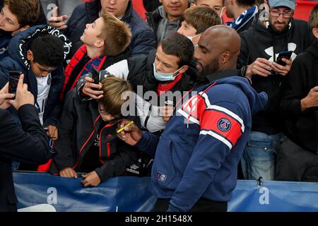 Paris, France.15 octobre 2021.Teddy Riner - PSG vs SCO Angers - Ligue 1 Uber Eats au Parc des Princes, Paris, France, le 15 octobre 2021.15/10/2021-Paris, FRANCE.(Photo de Lionel Urman/Sipa USA) crédit: SIPA USA/Alay Live News Banque D'Images