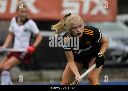 Londres, Royaume-Uni.16 octobre 2021.Martha Lawrence (31 Beeston) au match de première classe de la Vitality Womens Hockey League entre Wimbledon et Beeston à l'école secondaire Raynes Park à Londres, en Angleterre.Crédit: SPP Sport presse photo./Alamy Live News Banque D'Images