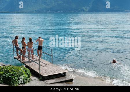 Montreux, Suisse - 3 juillet 2021.Temps de loisirs sur les rives du lac Léman (Genève) à Montreux, Suisse. Banque D'Images