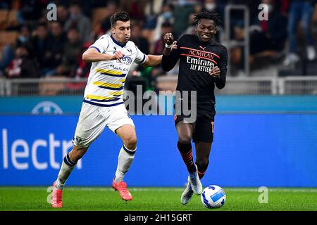 Milan, Italie.16 octobre 2021. Pendant la série Un match de football entre l'AC Milan et le Hellas Verona FC.Credit: Nicolò Campo/Alay Live News Banque D'Images