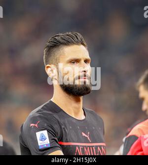 MILAN ITALIE- octobre 16 Stadio G Meazza Oliver Giroud de l'ac milan pendant la série Un match entre l'AC Milan et Vérone au Stadio G. Meazza le 16 octobre 2021 à Milan, Italie. Banque D'Images