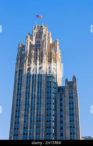 Tribune Tower, un gratte-ciel néo-gothique conçu par John Mead Howells et Raymond Hood en 1922.Chicago, Illinois Banque D'Images