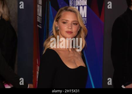 Londres, Royaume-Uni.16 octobre 2021.Virginie Efira participe à la première britannique “Benedetta” lors du 65e BFI (British film Institute) London film Festival au Royal Festival Hall.Crédit : SOPA Images Limited/Alamy Live News Banque D'Images