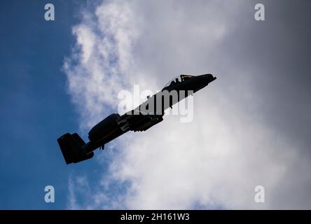 Un pilote de la US Air Force affecté au 163e Escadron de combat, de la Garde nationale de l'Indiana Air, pilote un Avion A-10C Thunderbolt II à la chaîne aérienne Avon Park, en Floride, le 12 février 2020, pendant la grève du Sud.L'exercice a fonctionné sur plusieurs domaines et comprenait des actifs à voilure fixe et à voilure tournante.(É.-U.Photo de la Garde nationale aérienne par le sergent d'état-major.Kathleen LaCorte) Banque D'Images