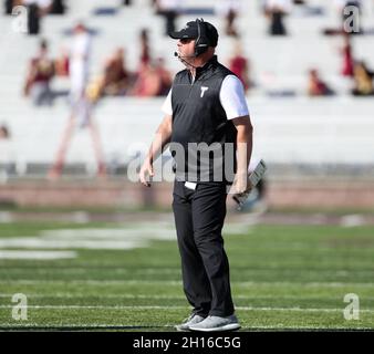 16 octobre 2021 : Chip Lindsey, entraîneur-chef de Troy Trojans, lors d'un match de football NCAA entre l'État du Texas et Troy, le 16 octobre 2021 à San Marcos, Texas.(Image de crédit : © Scott Coleman/ZUMA Press Wire) Banque D'Images