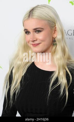 Los Angeles, Californie.16 octobre 2021.Harlow Jane à l'arrivée pour le gala des prix de l'Association des médias environnementaux (EMA), BVA LA, Los Angeles, CA le 16 octobre 2021.Crédit : Elizabeth Goodenough/Everett Collection/Alay Live News Banque D'Images