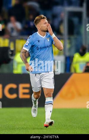 Ciro immobile, l'avant-projet italien du Latium, célèbre un but lors du match de football Serie A entre SS Lazio et Inter au stade Olimpico Roma, centre de l'Italie, le 16 octobre 2021. Banque D'Images