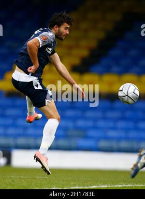 SOUTHEND, ANGLETERRE - OCTOBRE 16 : Jack Bridge of Southend United lors de la quatrième ronde de qualification de la coupe FA entre Southend United et Chertsey Town à RO Banque D'Images