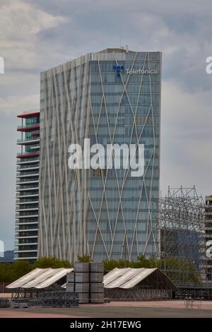 Tour zéro diagonal, siège du Groupe Telefonica à Barcelone, Catalogne, Espagne Banque D'Images