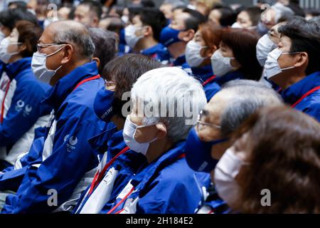 Tokyo, Japon.17 octobre 2021.Les chefs de ville des Jeux de Tokyo de 2020 assistent à une cérémonie de reconnaissance pour les honorer dans le bâtiment du gouvernement métropolitain de Tokyo.Les leaders du casting de la ville de Tokyo 2020 ont assisté à une cérémonie d'honneur dans la représentation de bénévoles qui ont soutenu les Jeux olympiques et paralympiques précédents au Japon.(Image de crédit: © Rodrigo Reyes Marin/ZUMA Press Wire) Banque D'Images