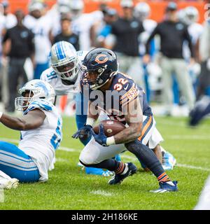 Chicago, Illinois, États-Unis. 03ème octobre 2021. - Ours #32 David Montgomery en action pendant le match NFL entre les Detroit Lions et les Chicago Bears au Soldier Field à Chicago, il. Photographe : Mike Wulf. Crédit : csm/Alay Live News Banque D'Images