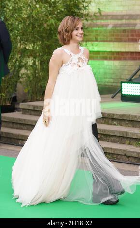Emma Watson arrive pour la première cérémonie de remise des prix Earthshot au Palais Alexandra de Londres.Date de la photo: Dimanche 17 octobre 2021. Banque D'Images