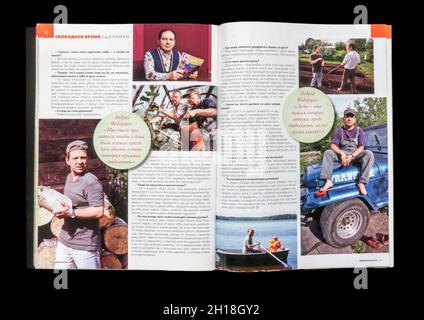 The Inside of Russian magazine 'Lyubimaya dacha', mai 2012. Banque D'Images