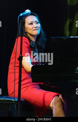 Delray Beach, Floride, États-Unis.16 octobre 2021.Le Yoko Miwa Trio se produit au Arts garage le 16 octobre 2021 à Delray Beach, Floride.Crédit : Mpi140/Media Punch/Alamy Live News Banque D'Images