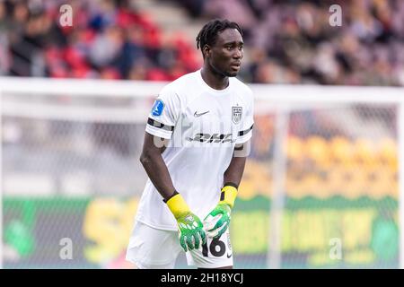 Farum, Danemark.17 octobre 2021.Emmanuel Ogura (16) du FC Nordsjaelland vu pendant le match 3F Superliga entre le FC Nordsjaelland et le FC Midtjylland en droit de Dream Park à Farum, au Danemark.(Crédit photo : Gonzales photo/Alamy Live News Banque D'Images