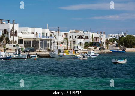 Vue panoramique sur le front de mer d'Antiparos.Antiparos, Cyclades, Grèce. Banque D'Images