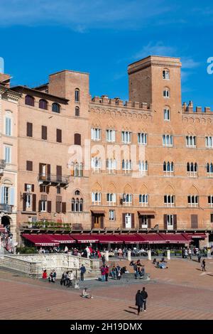 Restaurants sur la Piazza del Campo.Sienne, Toscane, Italie Banque D'Images