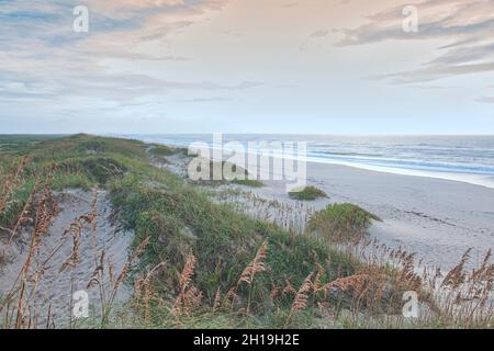 Outer Banks Caroline du Nord, États-Unis, paysage de plage pendant la saison d'automne des ouragans Banque D'Images