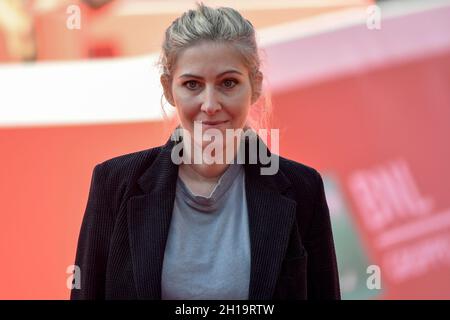 Rome, Italie.17 octobre 2021.La Directrice Amanda Sthers pose pour les photographes pendant le tapis rouge du film promet à la 16ème édition du film Fest de Rome.Rome (Italie), 17 octobre 2021 photo Andrea Staccioli/Insidefoto crédit: Insidefoto srl/Alay Live News Banque D'Images