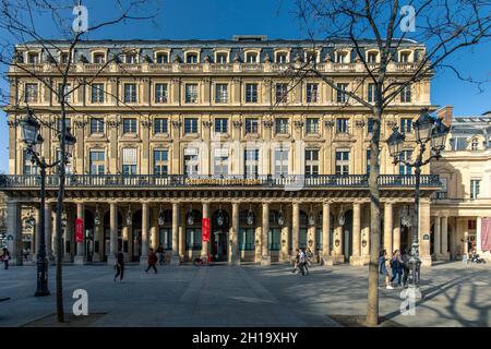 Paris, France - 31 mars 2021 : entrée de la Comédie française, beau théâtre de Paris Banque D'Images