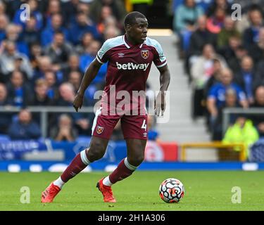 Kurt Zouma #4 de West Ham Unis en action pendant le jeu Banque D'Images