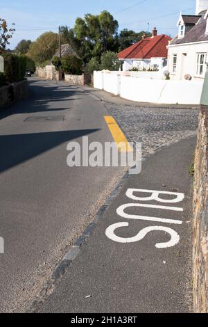 l'arrêt de bus dh INDIQUE GUERNESEY Banque D'Images