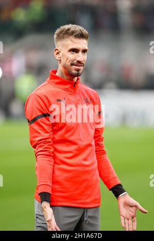 Milan, Italie.16 octobre 2021.Italie, Milan, octobre 16 2021: Samuel Castillejo (Milan en avant) sourit pendant le match de football AC MILAN contre HELLAS VERONA, série A 2021-2022 jour8, San Siro Stadium (photo de Fabrizio Andrea Bertani/Pacific Press) Credit: Pacific Press Media production Corp./Alay Live News Banque D'Images