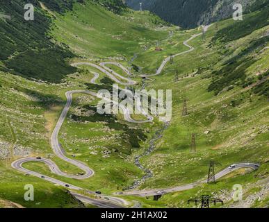 Célèbre paysage routier de Transfagarasan en été, Roumanie Banque D'Images