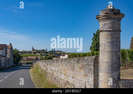 Château Cadet-Piolit près de Saint-Émilion, France Banque D'Images