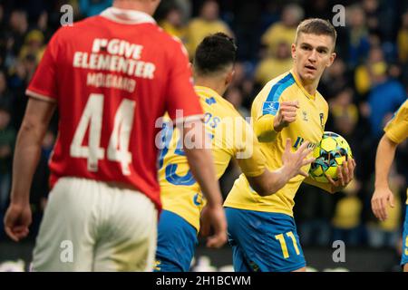 Brondby, Danemark., .Mikael Uhre (11) de Broendby IF marque ses points pour 2-2 et célèbre avec le faiseur d'aide Blas Riveros (15) pendant le match 3F Superliga entre Broendby IF et Vejle Boldklub à Brondby Stadion.(Crédit photo : Gonzales photo/Alamy Live News Banque D'Images