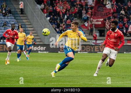 Brondby, Danemark., .Mikael Uhre (11) de Broendby IF et Manjrekar James (5) de Vejle Boldklub vus pendant le match 3F Superliga entre Broendby IF et Vejle Boldklub à Brondby Stadion.(Crédit photo : Gonzales photo/Alamy Live News Banque D'Images