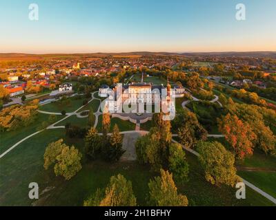 Splendide palais ancien dans la ville d'Edeleny, au nord de la Hongrie.Le nom est Edeleny Palace Island dont le nom hongrois est Edelényi katélysziget.L'autre nom est Banque D'Images