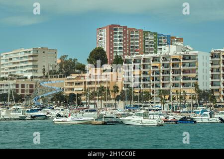 Yachts et voiliers dans le port de Villajoyosa.Province d'Alicante.Espagne Banque D'Images