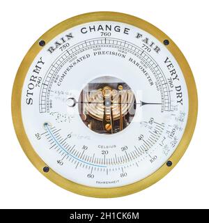 Authentique baromètre ancien avec thermomètre et dates manuscrites écrites sur le display isolé sur fond blanc Banque D'Images