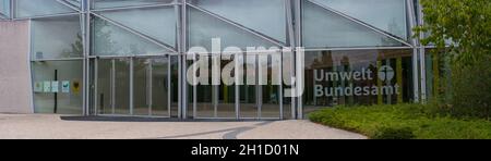 DESSAU - 05 AOÛT 2018 : Environnement, façade en verre et zone d'entrée de l'Agence fédérale de l'environnement à Dessau Banque D'Images