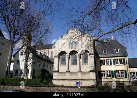 Romanische Kirche St. Maria im KAPITOL, Blick von Süden, Rechts das Küsterhaus, Köln, Nordrhein-Westfalen, Allemagne Banque D'Images