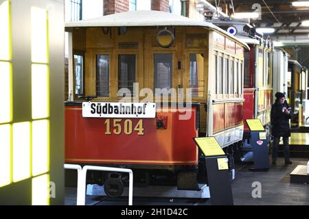 In der ehemaligen Remise Erdberg ist 2014 das neue Verkehrsmuseum der Wiener Linien entstanden.Es zeigt historische und moderne Fahrzeuge und bietet Banque D'Images