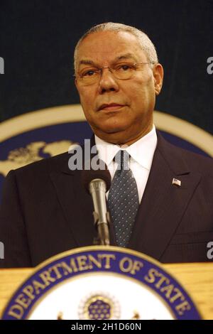 23 septembre 2004 - New York, NY - le secrétaire d'État américain Colin Powell s'est adressé à la presse au Foreign Press Club lors de sa journée de rencontres avec les dirigeants du monde pendant la semaine de l'Assemblée générale aux Nations Unies.Photo: G. Fabiano/Sipa Press/GFabColinPowl.04/0409240414 Banque D'Images