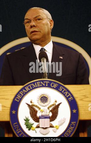 23 septembre 2004 - New York, NY - le secrétaire d'État américain Colin Powell s'est adressé à la presse au Foreign Press Club lors de sa journée de rencontres avec les dirigeants du monde pendant la semaine de l'Assemblée générale aux Nations Unies.Photo: G. Fabiano/Sipa Press/GFabColinPowl.03/0409240414 Banque D'Images