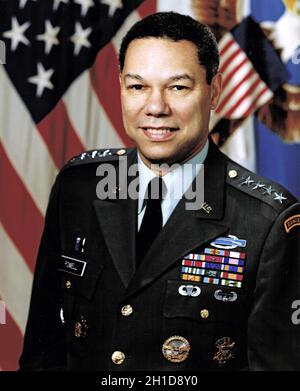 Photo du dossier - Portrait officiel du général de l'Armée des États-Unis Colin L. Powell, Président des chefs d'état-major interarmées à Washington, DC le 6 novembre 1989.obligatoire - Colin Powell, chef militaire et premier secrétaire d'État américain noir, meurt après des complications de Covid-19.Photo de Russell Roederer / DoD via CNP /ABACAPRESS.COM Banque D'Images