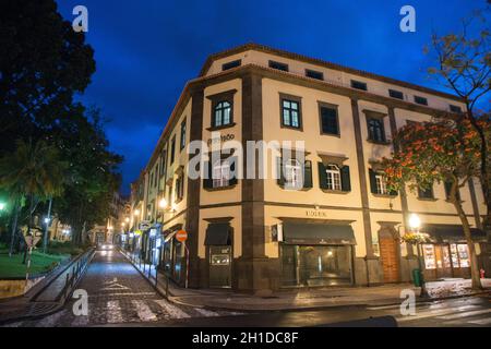 l'avenida Arriaga dans le centre ville de Funchal sur l'île de Madère du Portugal. Portugal, Madère, avril 2018 Banque D'Images