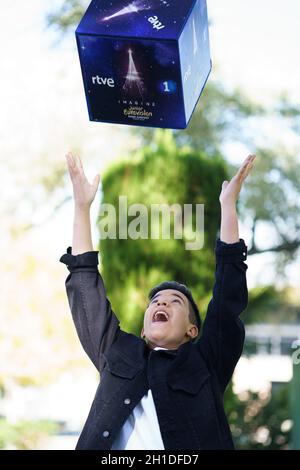 Madrid, Espagne.18 octobre 2021.Le chanteur Levi Diaz pose lors de sa présentation de lui en tant que représentant de l'Espagne pour l'Eurovision Junior 2021 à Madrid.Crédit : SOPA Images Limited/Alamy Live News Banque D'Images