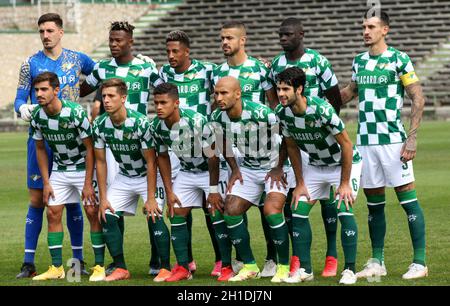 LAVRADIO, PORTUGAL - OCTOBRE 16 : Groupe d'équipe de Moreirense FC , de gauche en haut :Miguel Oliveira ,Ibrahima Camara ,Walterson ,Artur Jorge ,Abdu Conte ,Lazar Rosic ,Rodrigo Conceicao ,Goncalo Franco ,Yan Mateus ,Rafael Martins et Fabio Pacheco ,pose pendant le match de la coupe portugaise entre le FC Oriental Dragon et le FC Moreirense à Estadio Alfredo Da Silva à la radio du 16 octobre 2021, Portugal.(Support MB) Banque D'Images