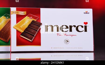 POZNAN, POL - APR 7, 2020: Box de Merci, une marque européenne de bonbons au chocolat produite par la société allemande August Storck KG, dont le siège est à Berlin Banque D'Images