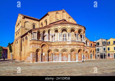 Murano, Venise, Italie - 29 septembre 2018 : l'église de Santa Maria e San Donato sur l'île de Murano dans l'archipel vénitien. Banque D'Images