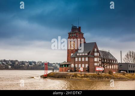 Navigator tour à Finkenwerder sur les rives de l'Elbe à Hambourg Banque D'Images